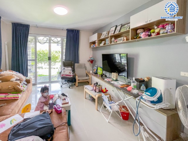 *****บ้านเดี่ยวมือสองย่านนนทบุรี ม.โฮมเพลส รัตนาธิเบศร์ เนื้อที่จัดเต็มถึง 54 ตร.ว. ฟังก์ชั่นพร้อมถึง 4 ห้องนอน 3 ห้องน้ำ 2 ที่จอดรถ แถมฟรี! 3 เครื่องปรับอากาศ และ 2 เครื่องทำน้ำอุ่น บนทำเลศักยภาพ เพียง 12 นาทีก็ถึงรถไฟฟ้าสายสีม่วง "สถานีบางพลู" จองเลย!